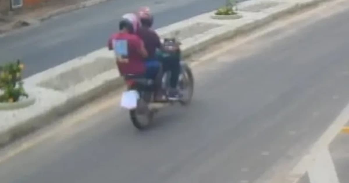 VÍDEO: Mulher é assaltada enquanto pilotava motocicleta em Guanambi