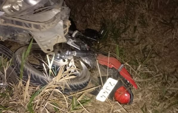 Três pessoas morrem após acidente entre carro e motocicleta na BA-250 