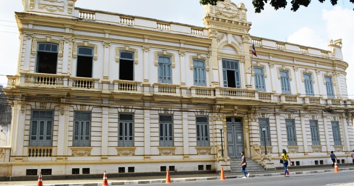 Prefeito baiano acusa ação de "golpistas" para receber dinheiro de prestadoras de serviços
