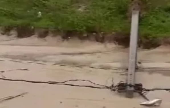 Chuva causa derrubada de postes e falta de energia em povoado da região sisaleira 