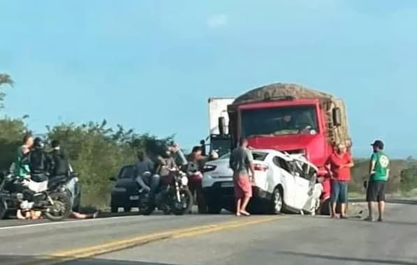 Mãe e filha morrem e sobrinha fica ferida em batida em trecho da BR-116 Norte na Bahia 