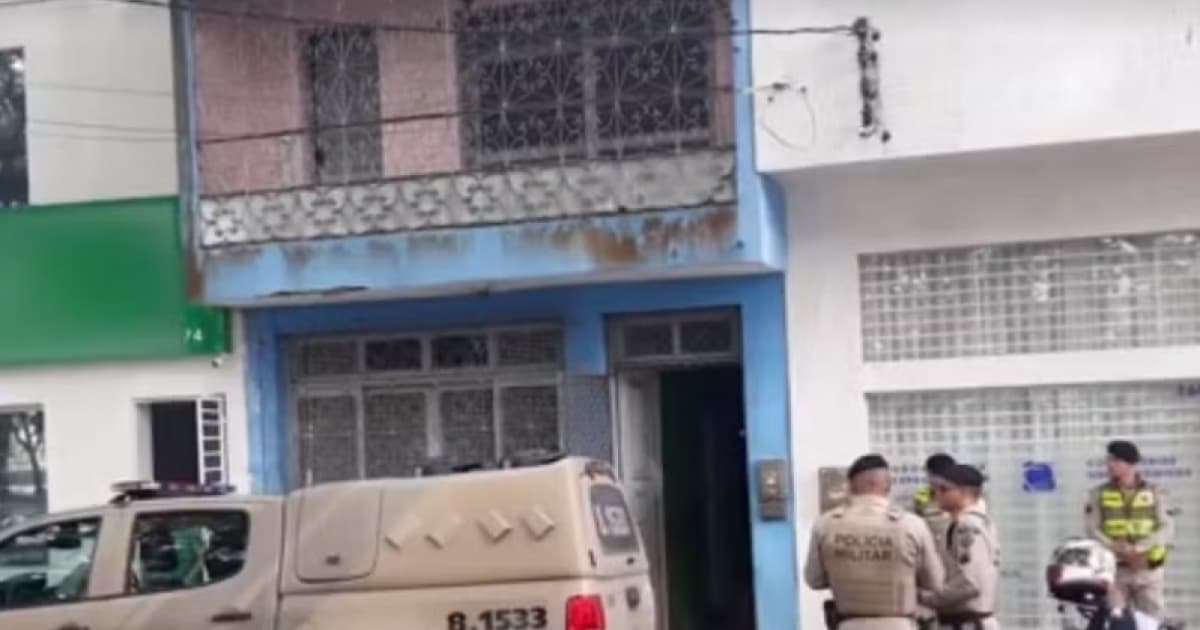Suspeitos furtam loja após quebrar paredes para tentar arrombar cooperativa no Sul da Bahia 