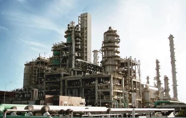 Queda forte em venda de derivados de petróleo faz exportações baianas recuarem 20,5% em fevereiro, diz SEI 