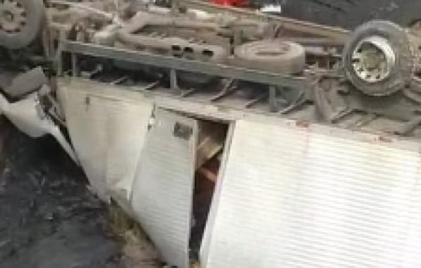 Motorista de caminhão morre após cair em rio às margens de rodovia na Chapada Diamantina