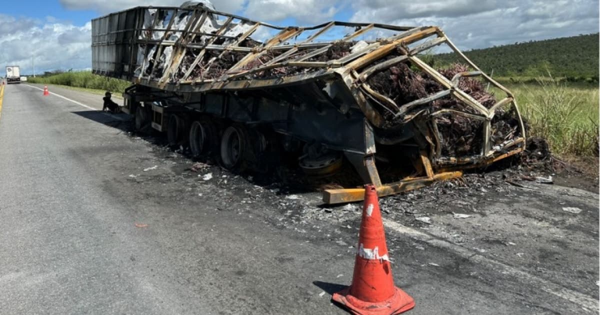 Carreta com carga de cobre pega fogo na BR-116 