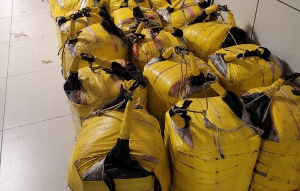 Após nova inspeção, operação da Polícia Federal apreende mais 700 kg de cocaína em embarcação