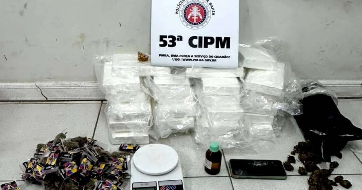 Em Mata do São João, PM apreende 22 tabletes de cocaína escondidos em mala
