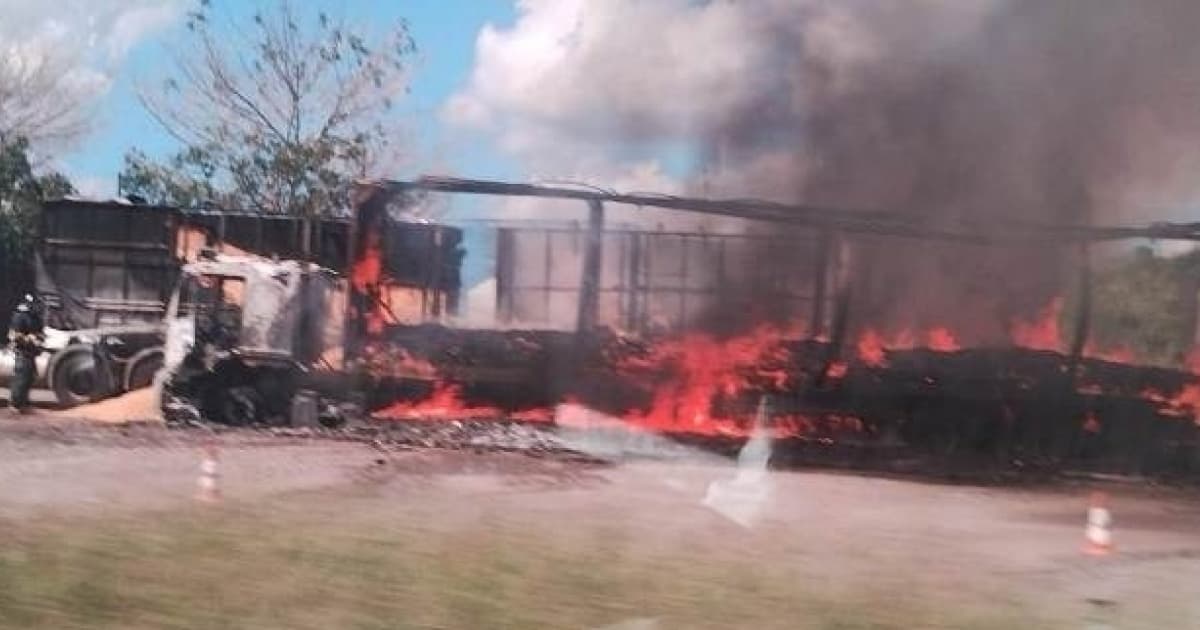 Feira de Santana: Carreta pega fogo em posto de combustíveis