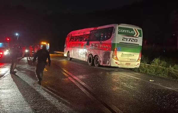 Quatro passageiros de ônibus morrem em batida em trecho da BR-101 do Sul baiano