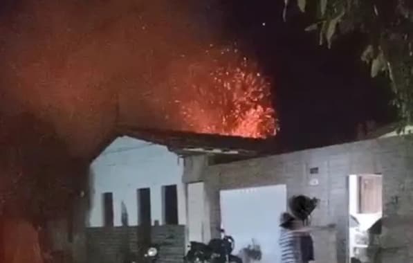 Casa pega fogo no Sudoeste baiano após celular explodir enquando era carregado