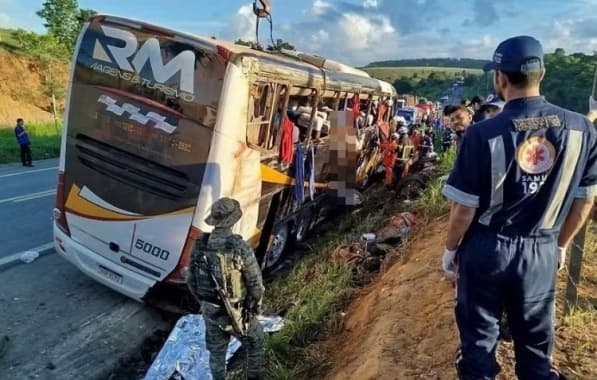 Polícia indicia motorista que dirigia ônibus em acidente que deixou 9 mortos no Extremo Sul baiano