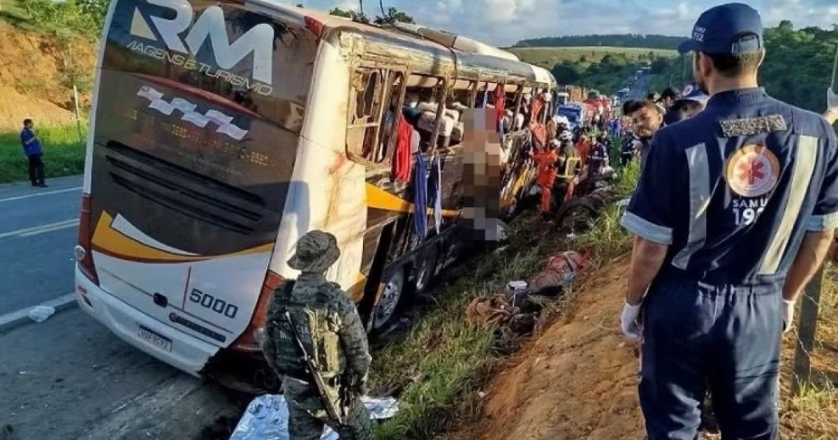 Polícia indicia motorista que dirigia ônibus em acidente que deixou 9 mortos no Extremo Sul baiano