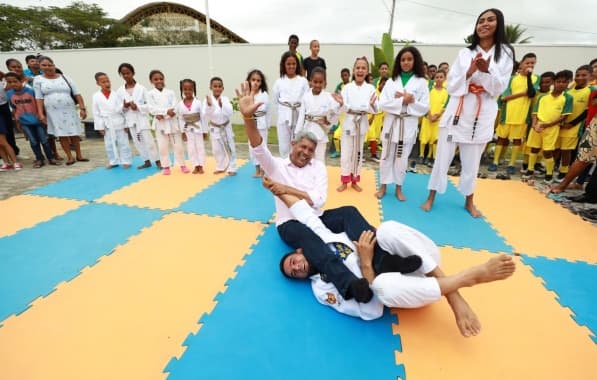 Em Lajedinho, governador entrega obras e visita memorial às vítimas do desastre natural de 2013