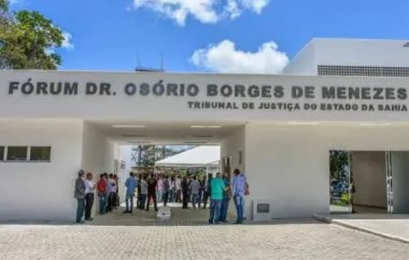 Homem é condenado a 27 anos de prisão pelo feminicídio da esposa em Porto Seguro