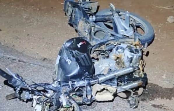 Carro invade contramão na rodovia BA-262, em Anagé, e mata motociclista