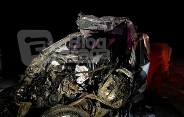Motorista de caminhonete morre em batida com carreta no Extremo Oeste baiano