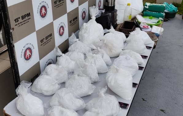 PM apreende 39 Kg de cocaína em casa alugada para refino de drogas no Sul baiano