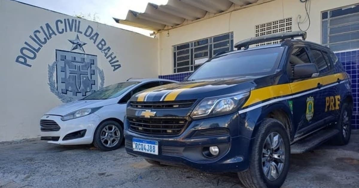 PRF apreende carro roubado no interior da Bahia