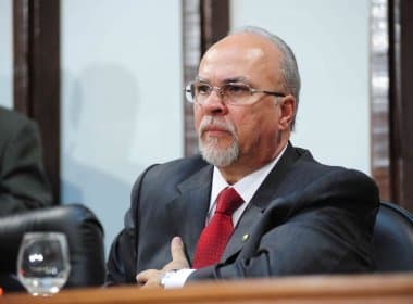 Negromonte desconversa sobre suplência e diz que não faz conta de senador que vira ministro