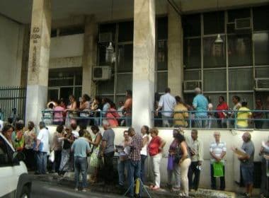 Contribuintes formam longa fila na Sefaz com reclamações sobre IPTU