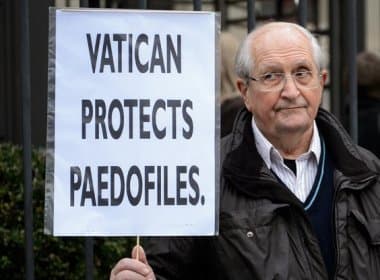 Vaticano deve entregar envolvidos em abusos a crianças, pede relatório da ONU