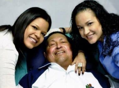 Filhas de Chávez ainda vivem na residência presidencial venezuelana