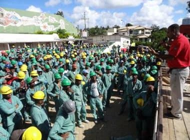 Após assembleia, trabalhadores da construção decidem continuar em greve