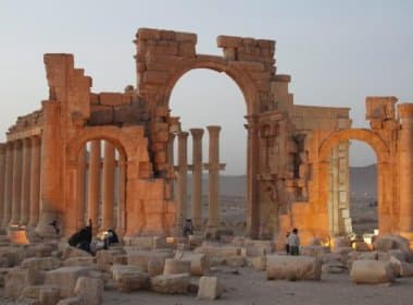 Exército sírio recupera controle total de Palmira e expulsa Estado Islâmico