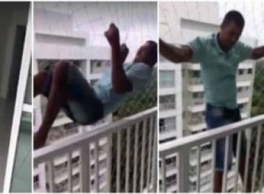 Homem se joga de varanda para testar rede de proteção em Salvador; veja vídeo