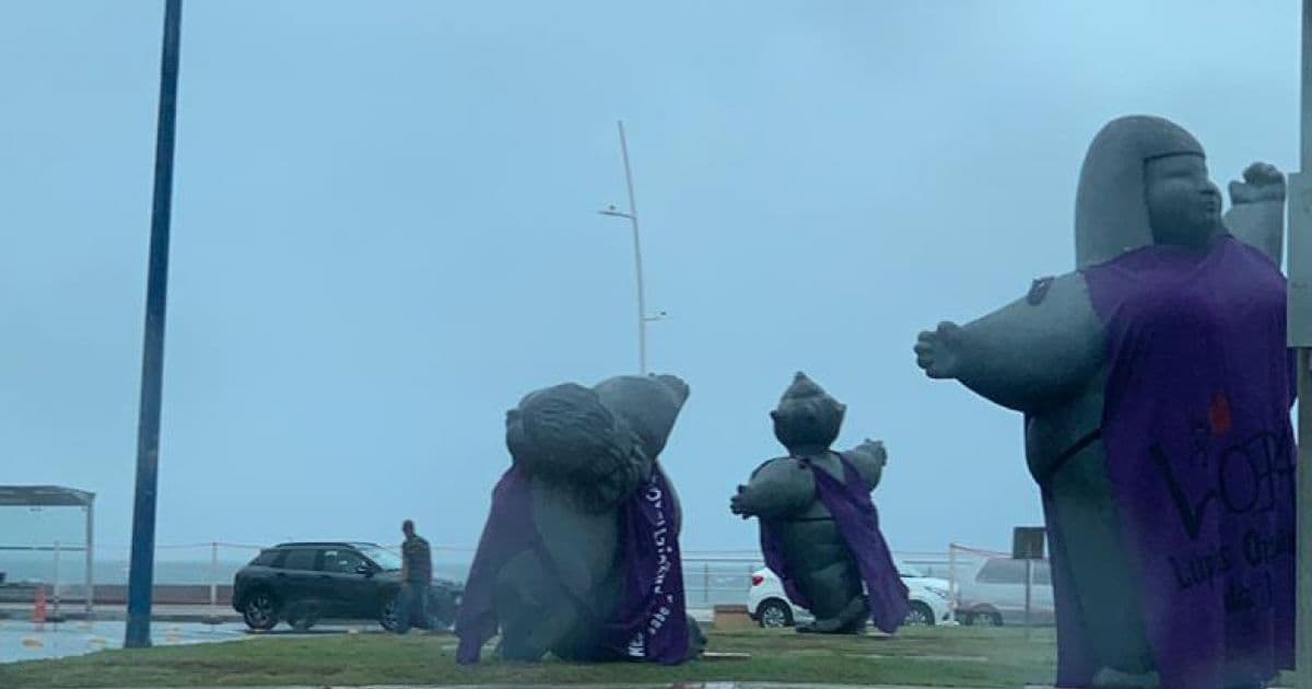 Em dia chuvoso, monumento 'Gordinhas de Ondina' cai em Salvador