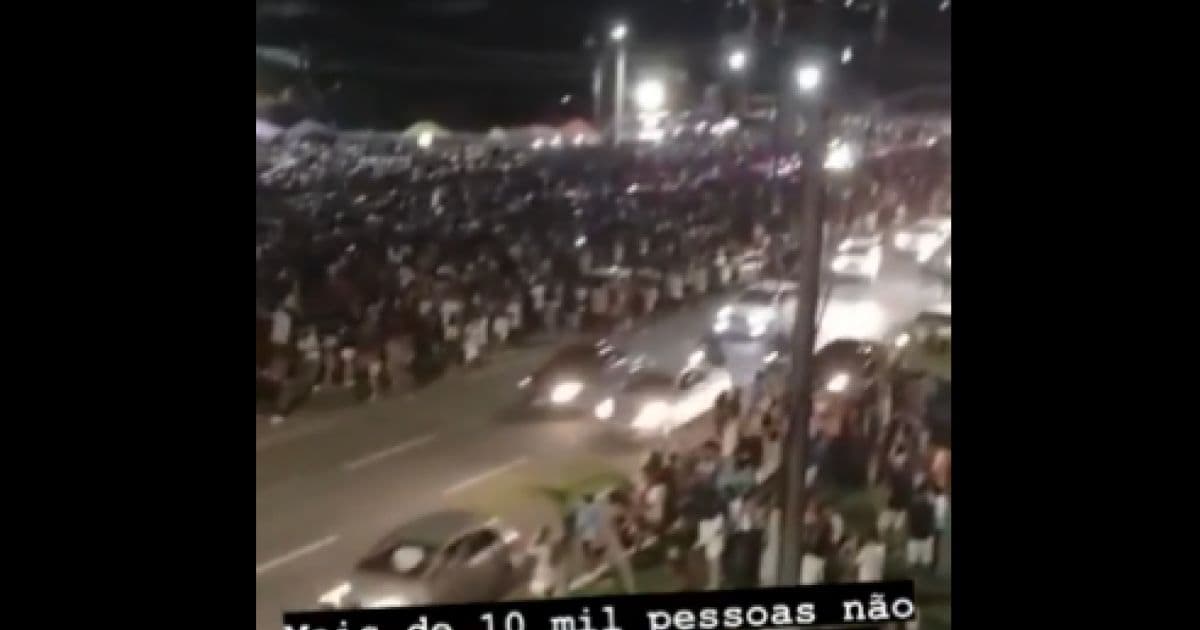 VÍDEO: Após lotação, milhares de pessoas ficam do lado de fora do Parque de Exposições
