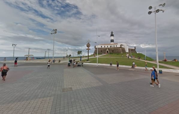 Largo do Farol da Barra terá interdição de trânsito nesta terça-feira para realização de evento