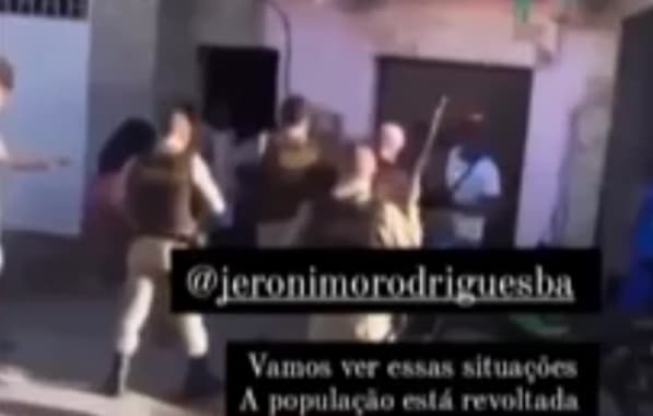 VÍDEO: Moradores do bairro Liberdade dizem que PMs agiram de forma abusiva durante abordagem 