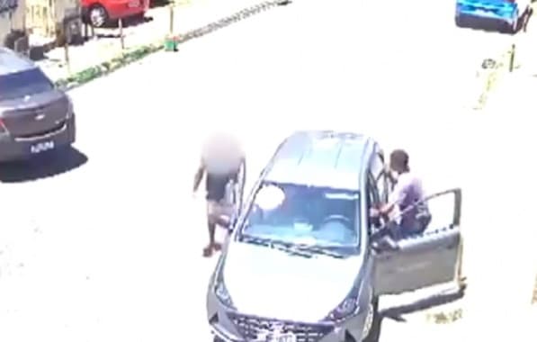 VÍDEO: Carro é roubado na mesma região que criança foi assaltada no bairro de IAPI
