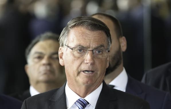 Ministro da CGU diz que cartão de Bolsonaro tem registro de vacina contra Covid; órgão apura se dado é real