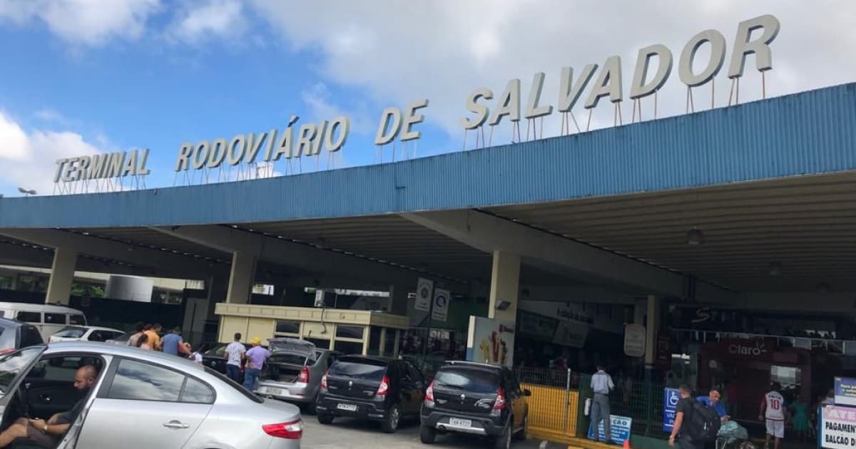 Homem é preso acusado de importunação sexual contra policial civil dentro de ônibus durante viagem a Salvador