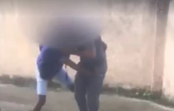 VÍDEO: Estudante é agredido por segurança em colégio no bairro do Bonfim, em Salvador