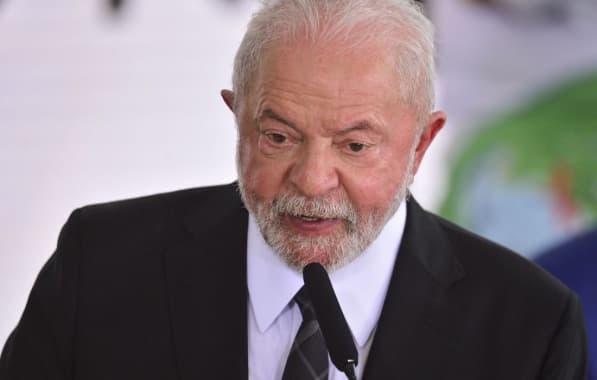 Ataque em Blumenau: Lula faz minuto de silêncio e diz que assassino veio de planeta do ódio 