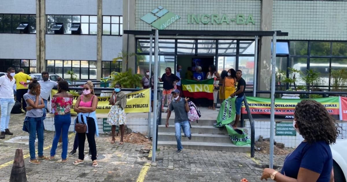 Ocupação em frente a sede do Incra em Salvador