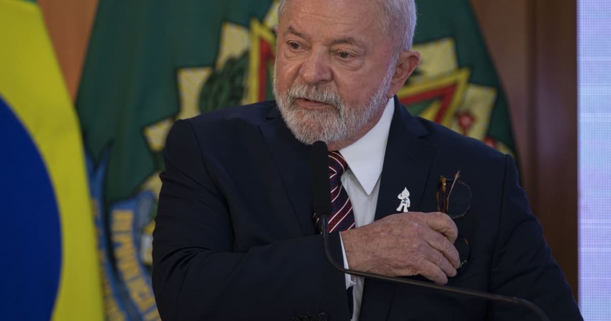 presidente Lula discursando 