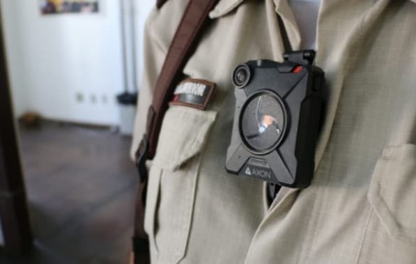 Bahia abre edital para contratação de câmeras corporais usadas por policiais durante serviço