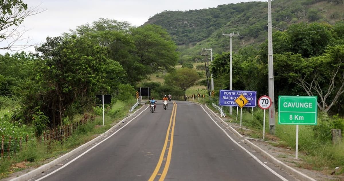 Governo do Estado entrega restauração de trecho da BA-120 no município de Ipecaetá