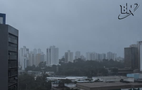 Chuva continua e Defesa Civil emite alerta para risco de alagamento e deslizamento de terra em Salvador