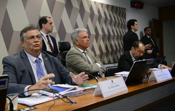 Dino diz que governo tenta acelerar liberação de R$ 2,4 bi para segurança pública em estados e municípios