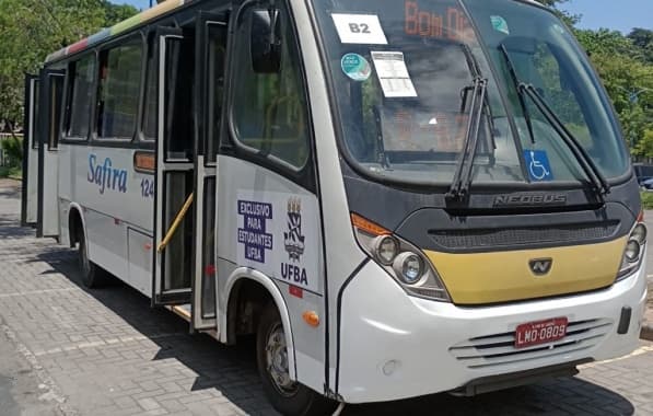 Motoristas de ônibus da UFBA realizam paralisação por falta de pagamentos