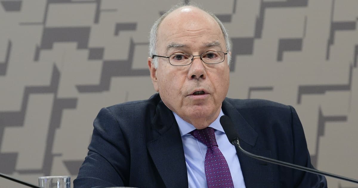 Ministro Mauro Vieira em audiência no Senado