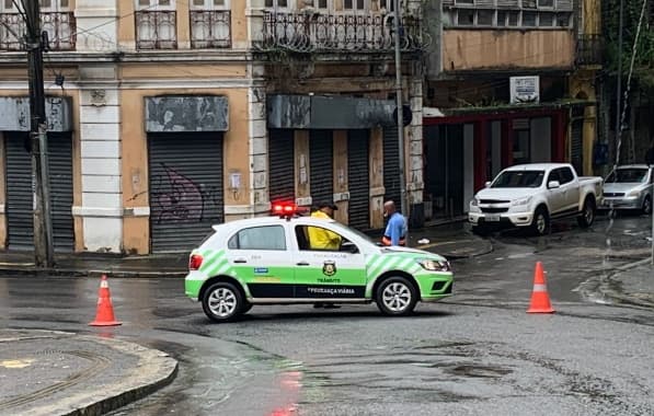 Uma semana após escorregamento de terra, Ladeira da Montanha segue interditada em Salvador