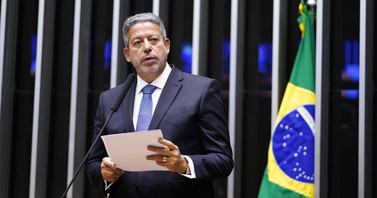 Arthur Lira pressiona base de Lula e tenta minar "poder" de Renan Calheiros na CPMI