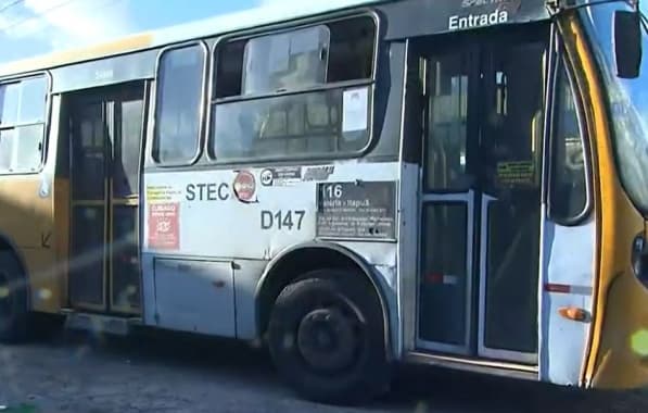 Dois ônibus são assaltados em Salvador no início da manhã desta quinta-feira