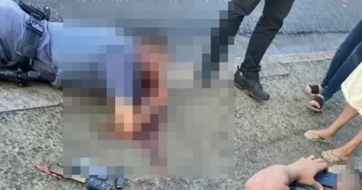 VÍDEO: Homem desarma policial durante abordagem e atira em dois PMs